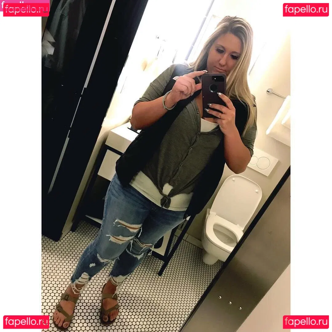 Lauren Lincoln Onlyfans Photo Gallery 