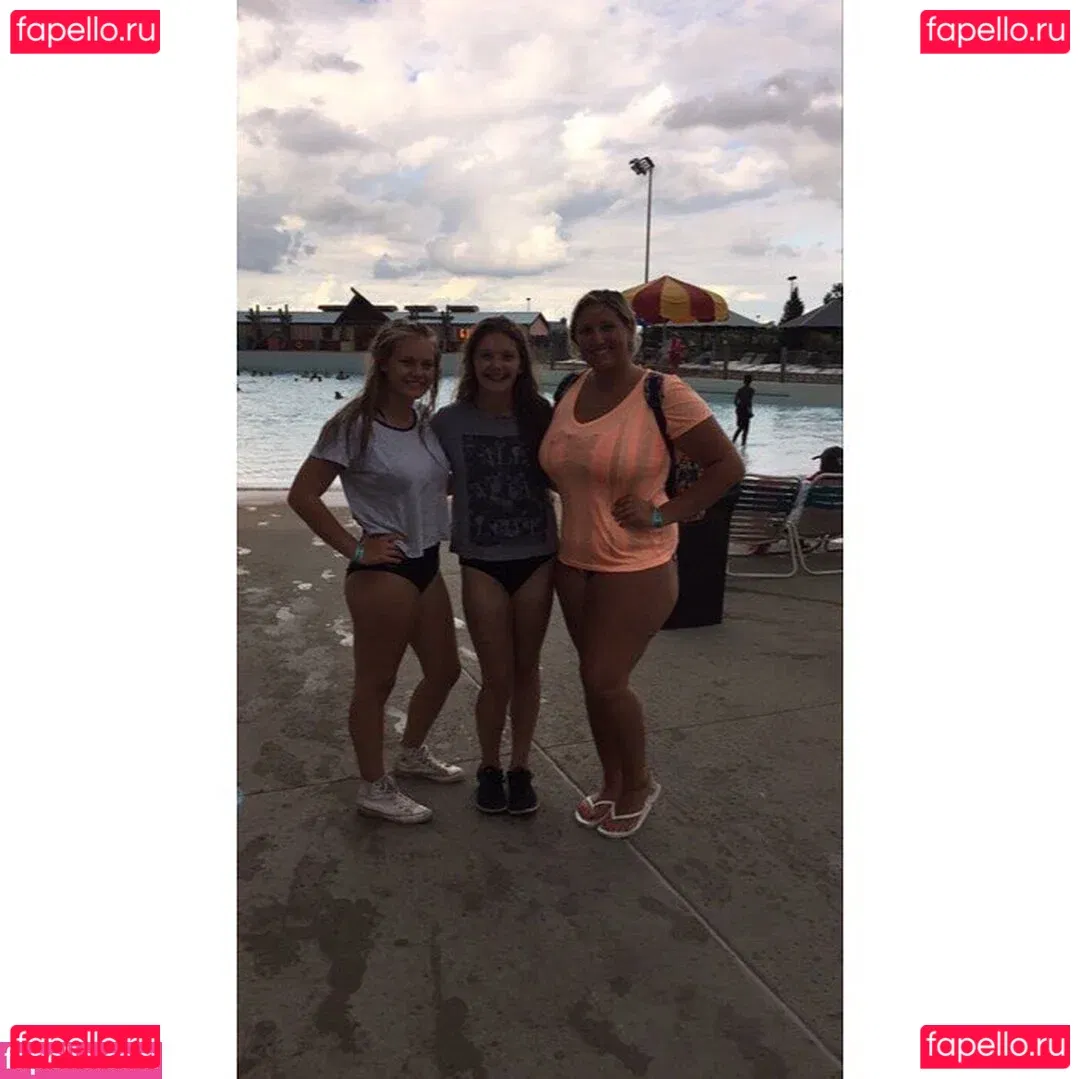 Lauren Lincoln Onlyfans Photo Gallery 