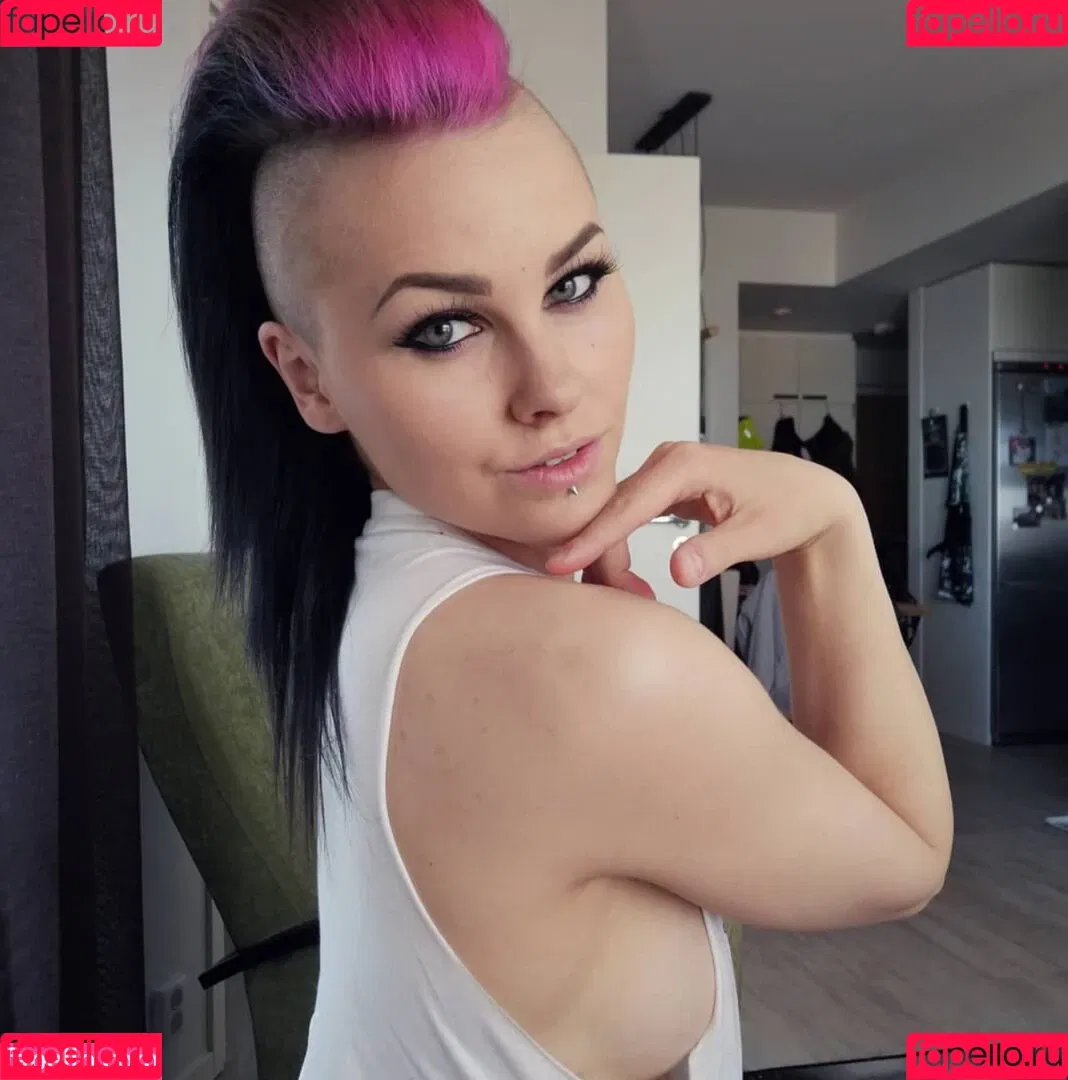 VMissyB Onlyfans Photo Gallery 