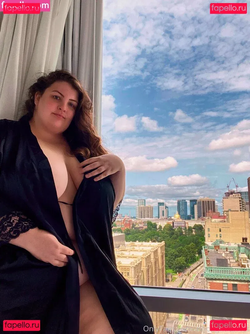 athoughtfulthot Onlyfans Photo Gallery 