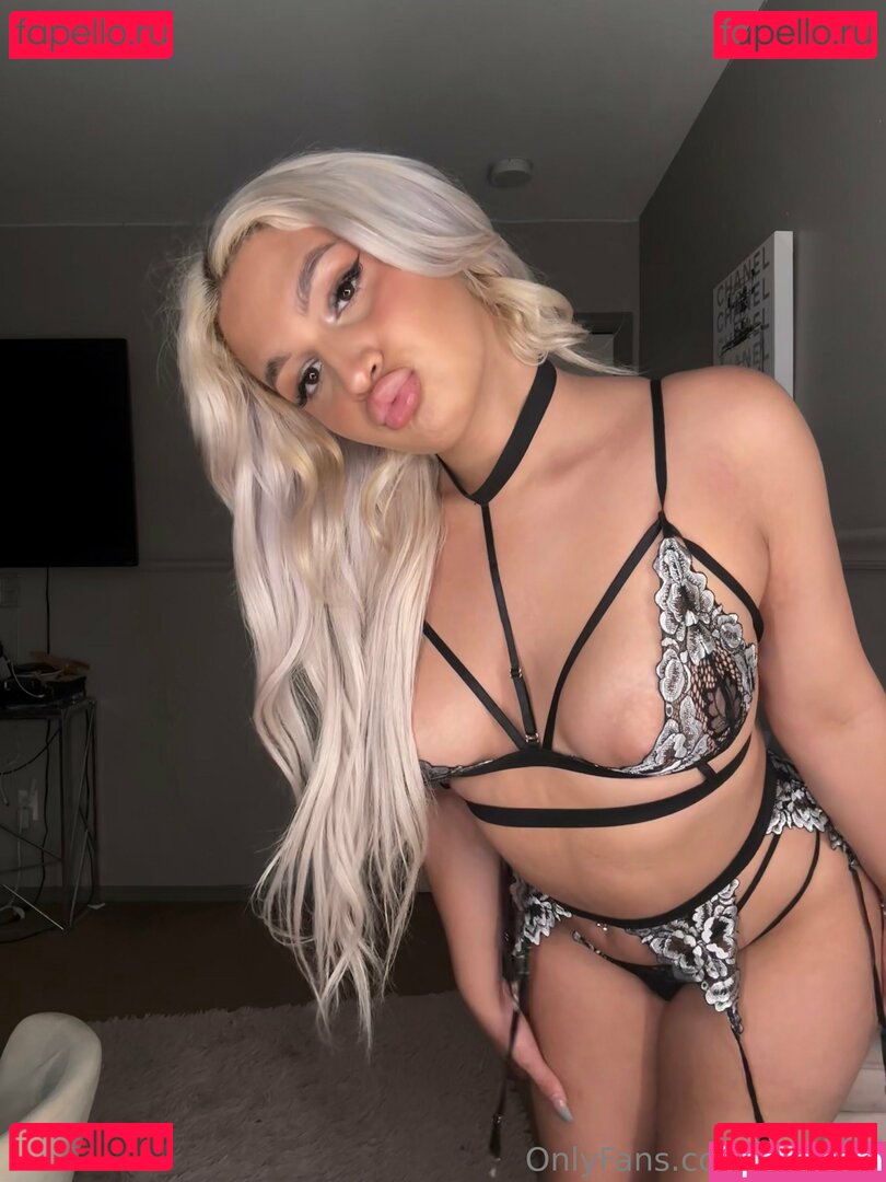 Izadolla Nude Onlyfans Photo 31