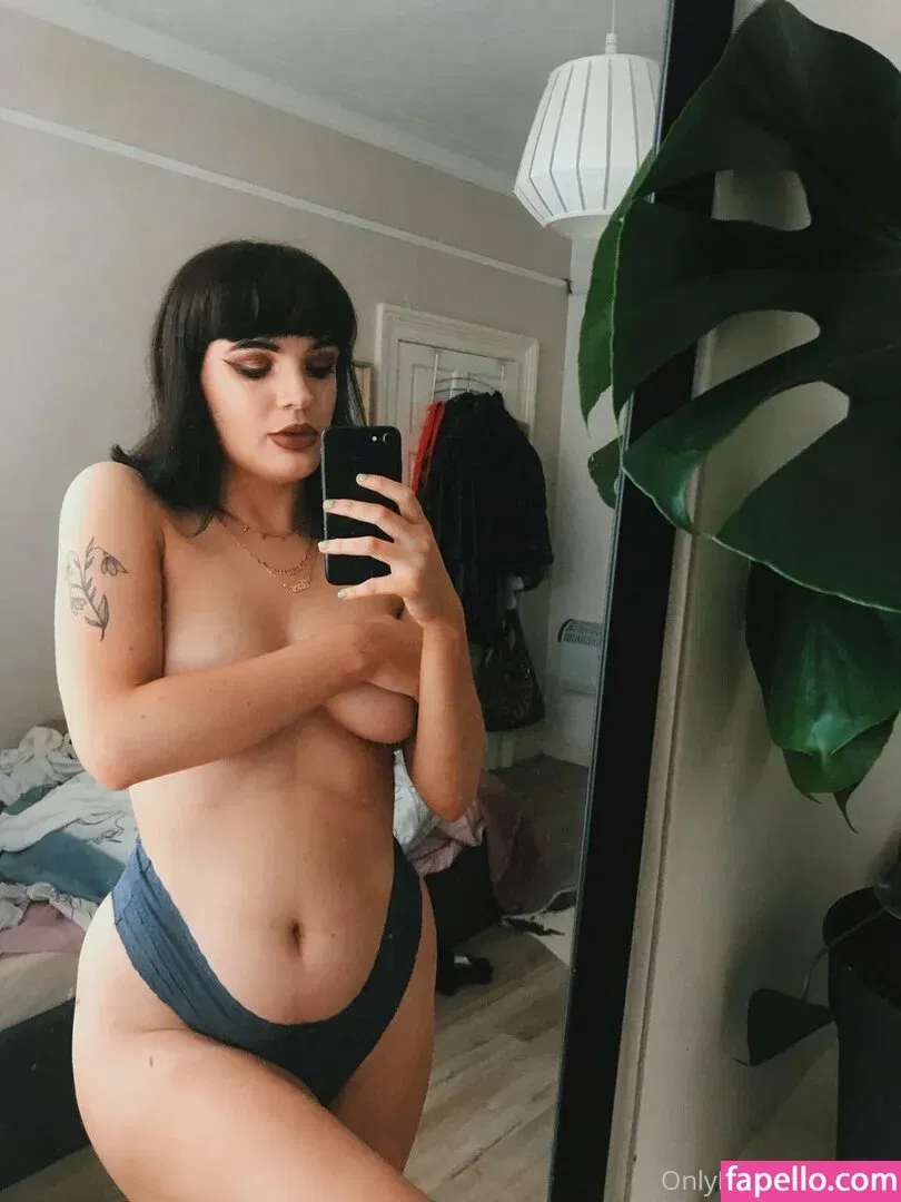 ellyy Onlyfans Photo Gallery 