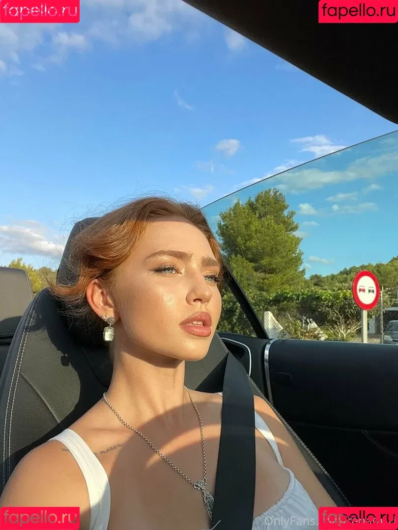 Renata Ri Onlyfans Photo Gallery 