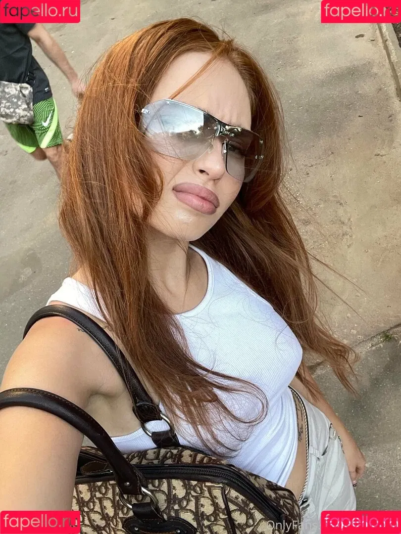 Renata Ri Onlyfans Photo Gallery 