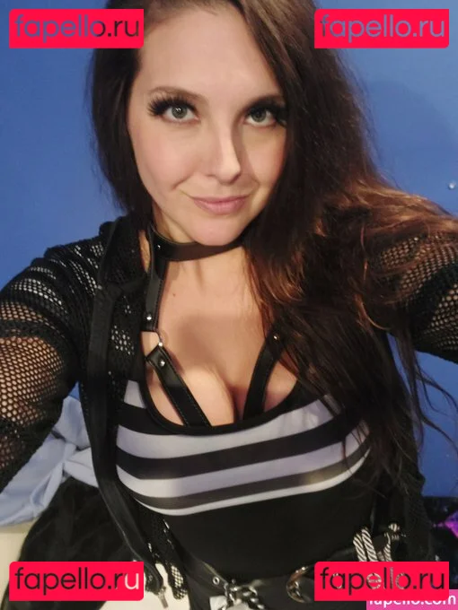 Sadie Holmes Onlyfans Photo Gallery 