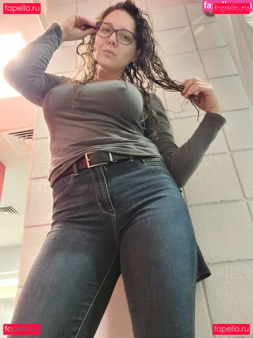 Sadie Holmes Onlyfans Photo Gallery 