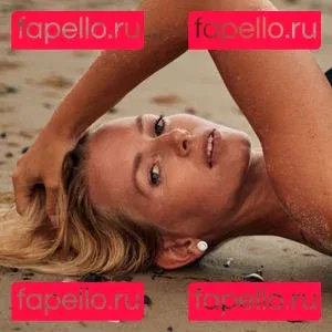 mellla89 Onlyfans Photo Gallery 