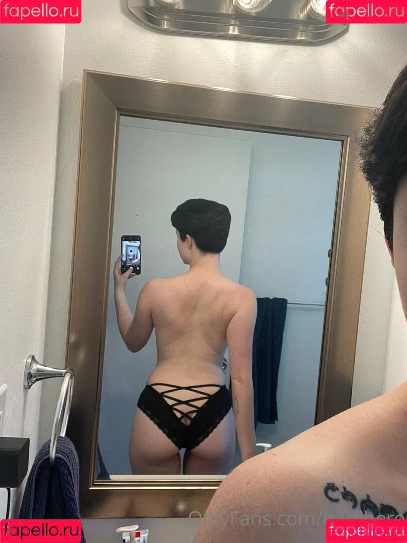 Harlihero Onlyfans Photo Gallery 