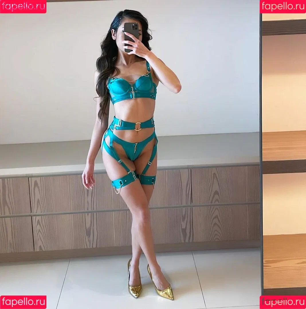 Vina Sky Onlyfans Photo Gallery 