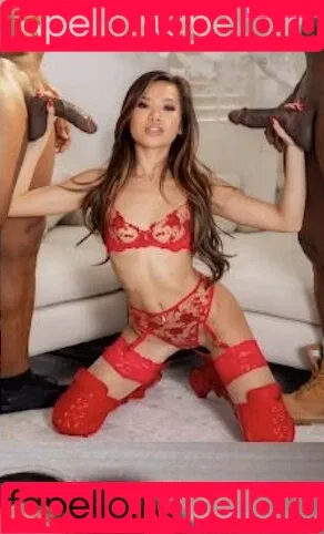 Vina Sky Onlyfans Photo Gallery 