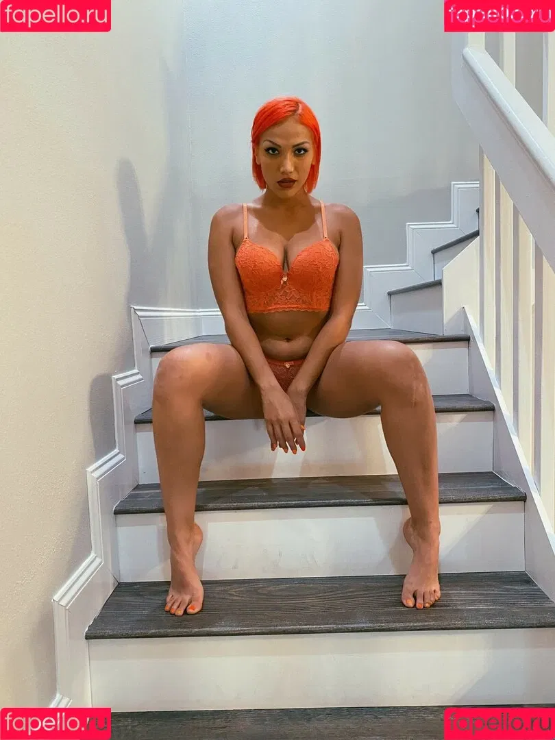Salina De La Renta Onlyfans Photo Gallery 