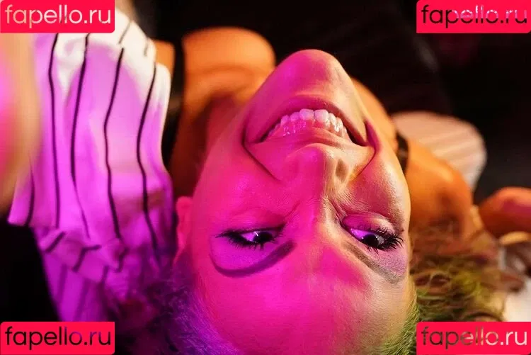 Salina De La Renta Onlyfans Photo Gallery 