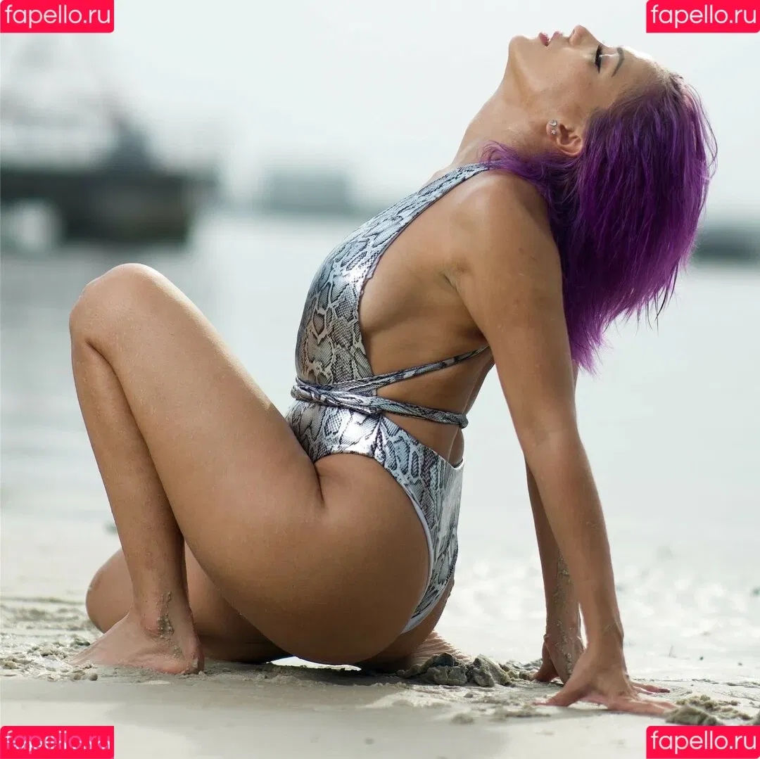 Salina De La Renta Onlyfans Photo Gallery 