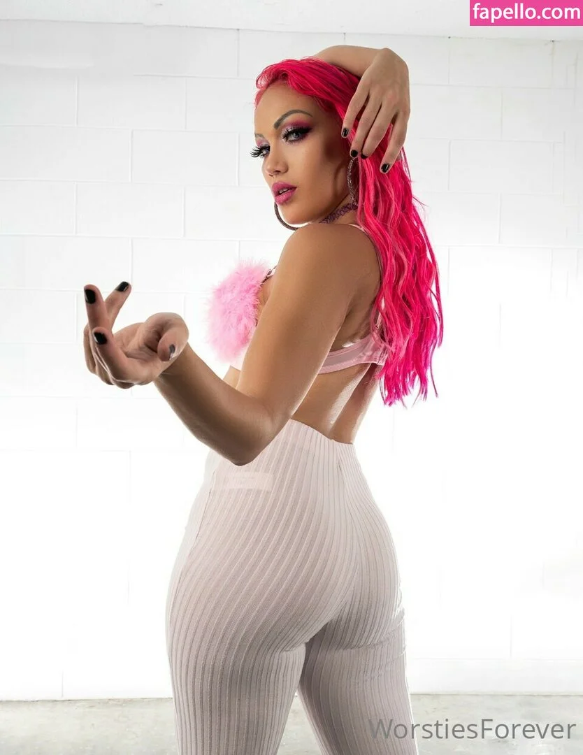 Salina De La Renta Onlyfans Photo Gallery 