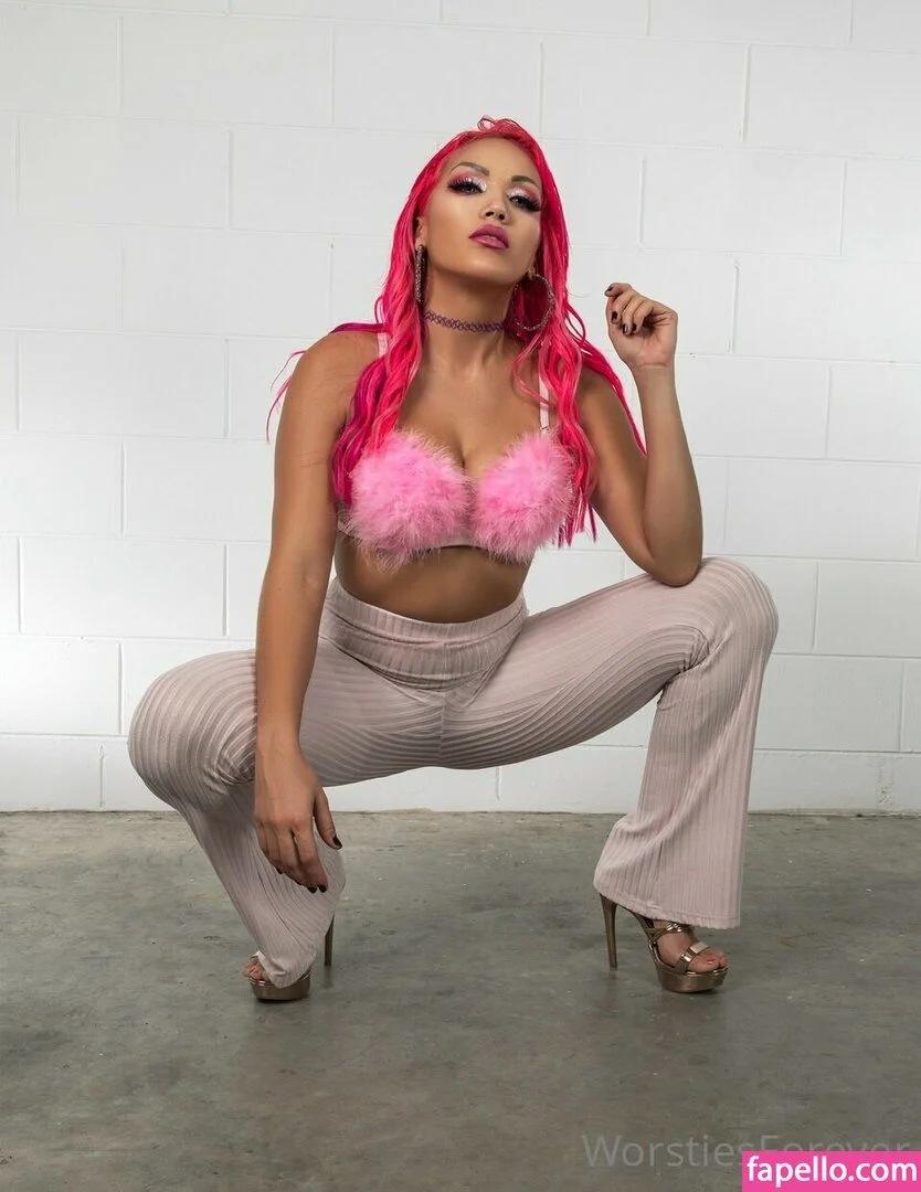 Salina De La Renta Onlyfans Photo Gallery 