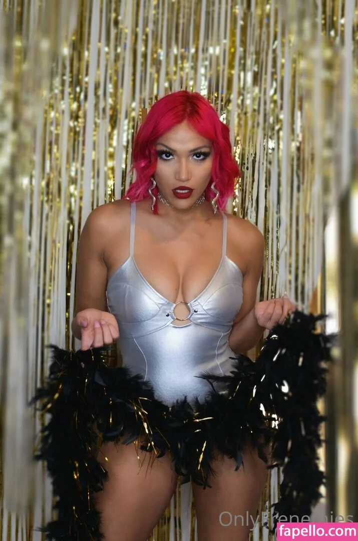 Salina De La Renta Onlyfans Photo Gallery 