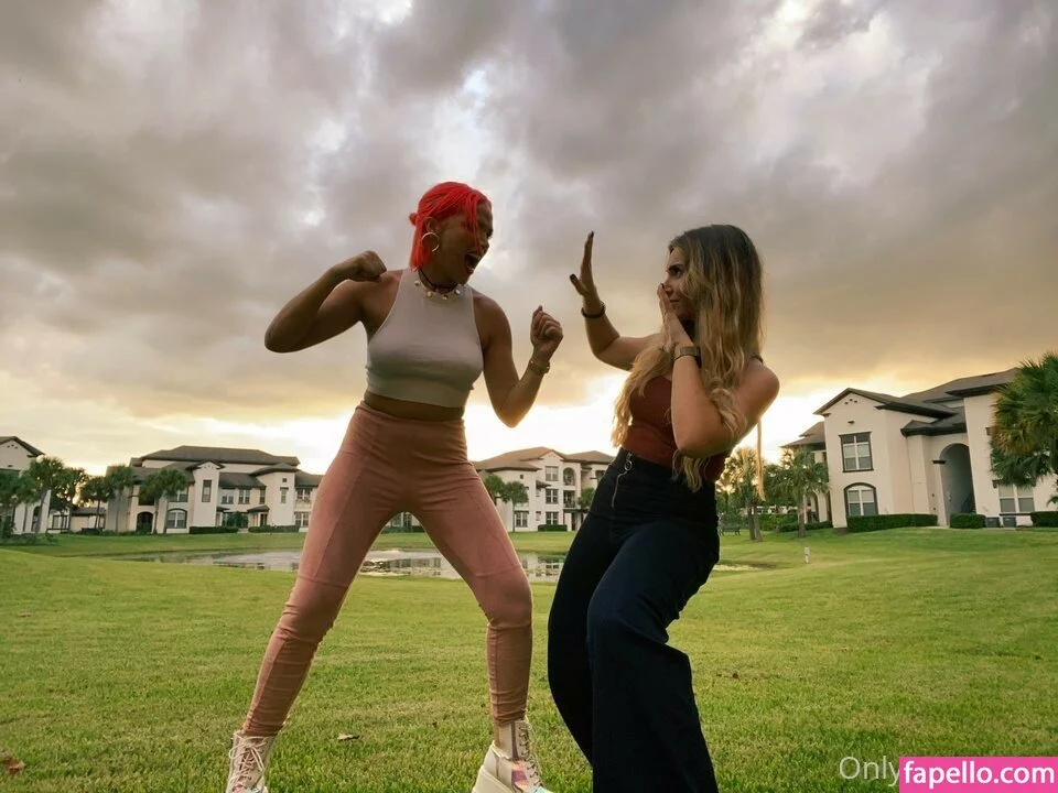 Salina De La Renta Onlyfans Photo Gallery 