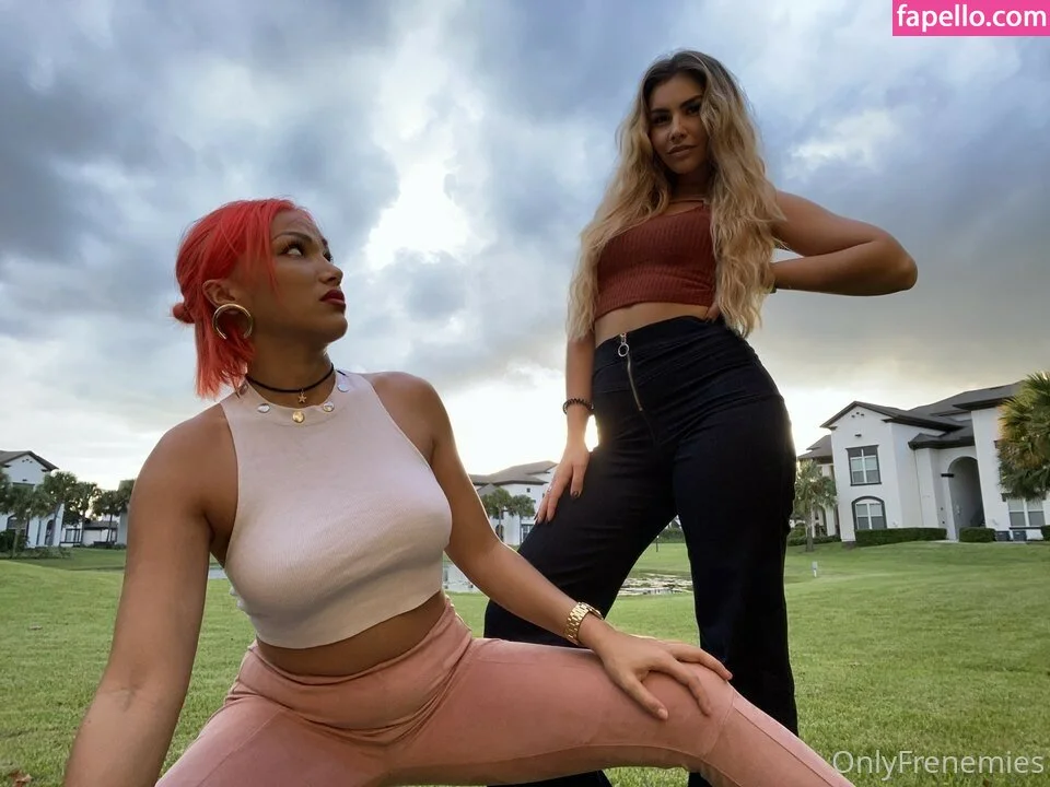 Salina De La Renta Onlyfans Photo Gallery 