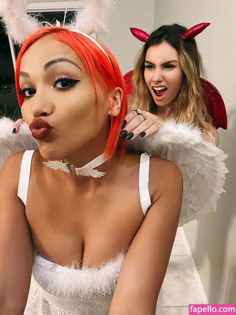 Salina De La Renta Onlyfans Photo Gallery 