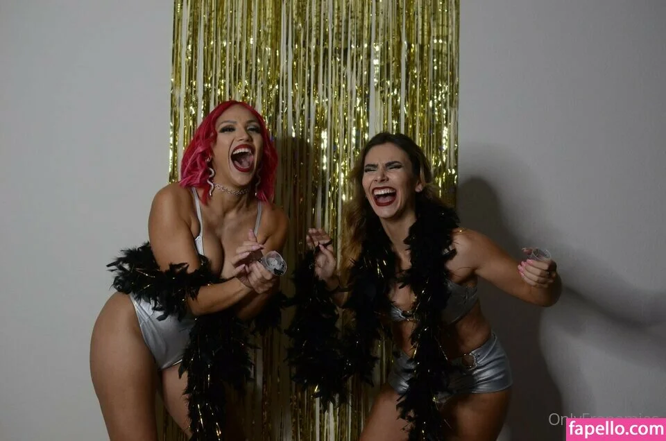 Salina De La Renta Onlyfans Photo Gallery 