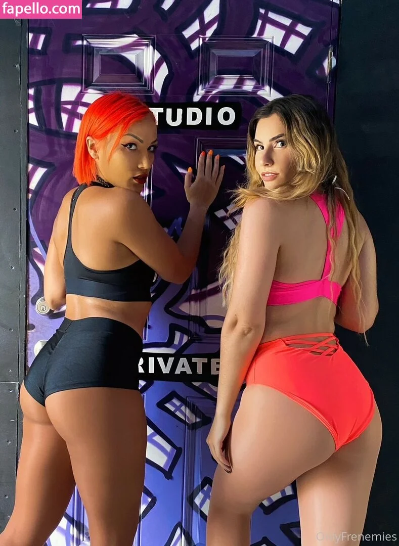 Salina De La Renta Onlyfans Photo Gallery 