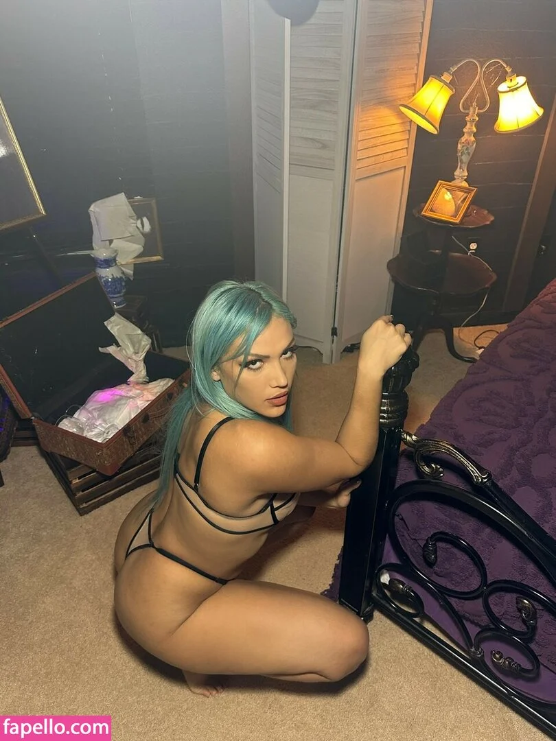 Salina De La Renta Onlyfans Photo Gallery 