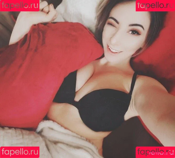 Itsrainingneon Onlyfans Photo Gallery 
