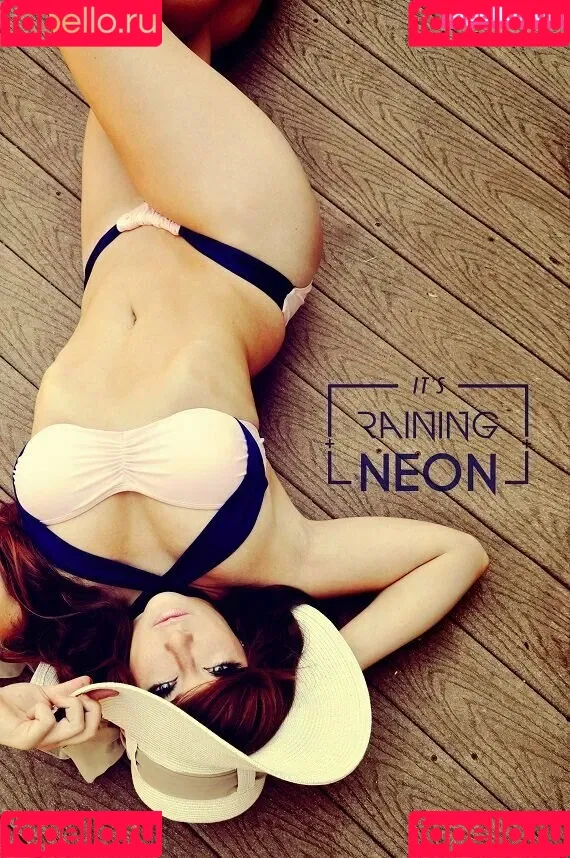 Itsrainingneon Onlyfans Photo Gallery 