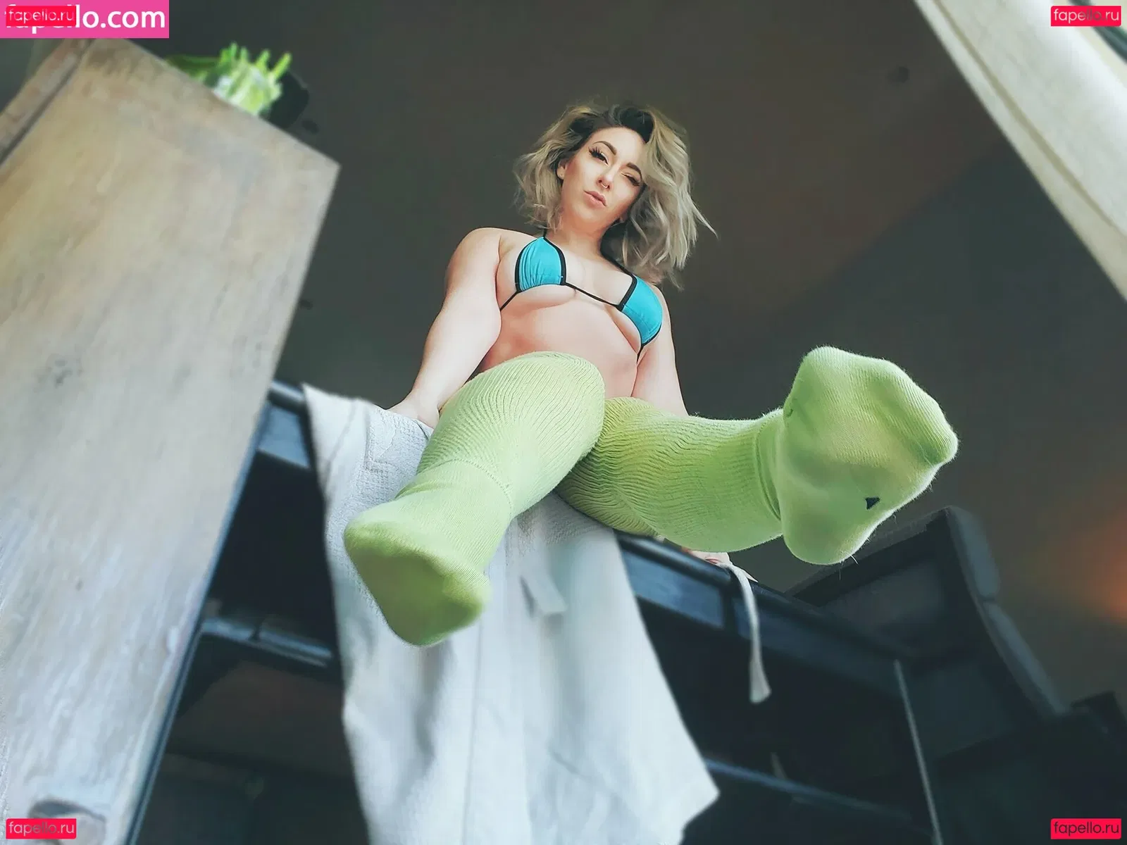 Itsrainingneon Onlyfans Photo Gallery 