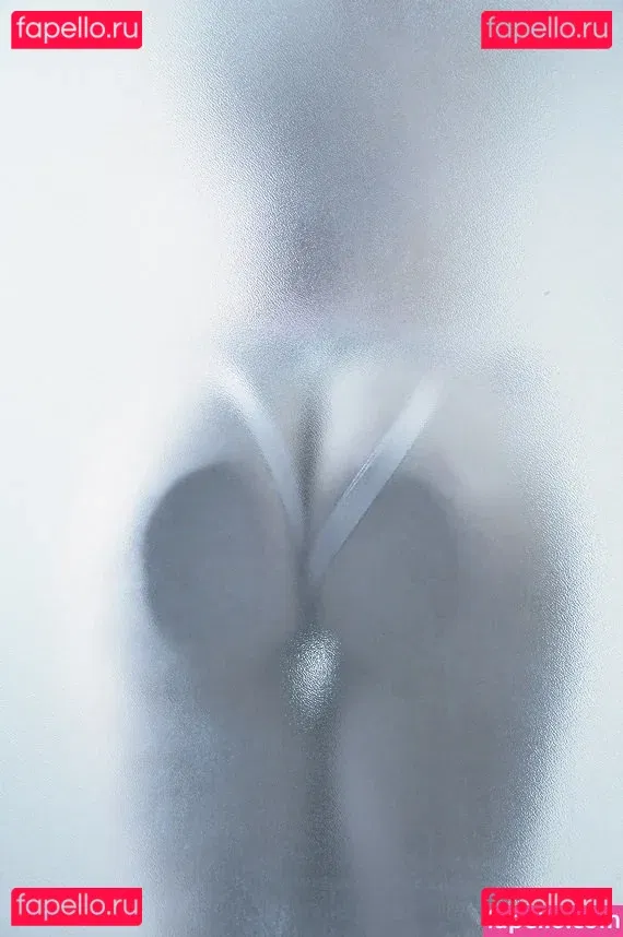 Itsrainingneon Onlyfans Photo Gallery 