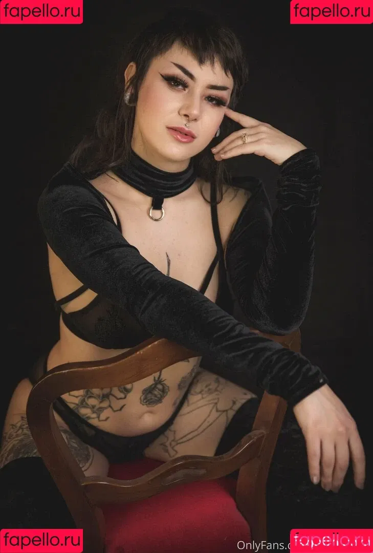 synthia_valentine Onlyfans Photo Gallery 