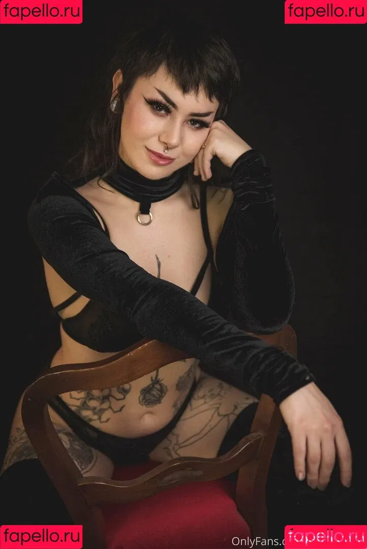 synthia_valentine Onlyfans Photo Gallery 