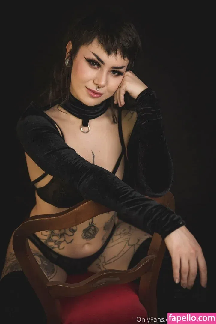 synthia_valentine Onlyfans Photo Gallery 