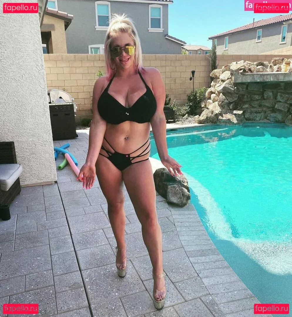 Busty Barbie Onlyfans Photo Gallery 