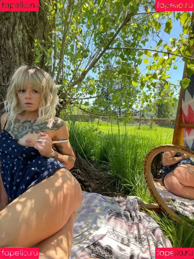 Lyla Fern Onlyfans Photo Gallery 