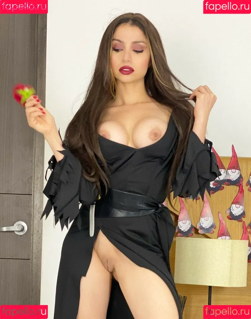 Molly Brooke Onlyfans Photo Gallery 