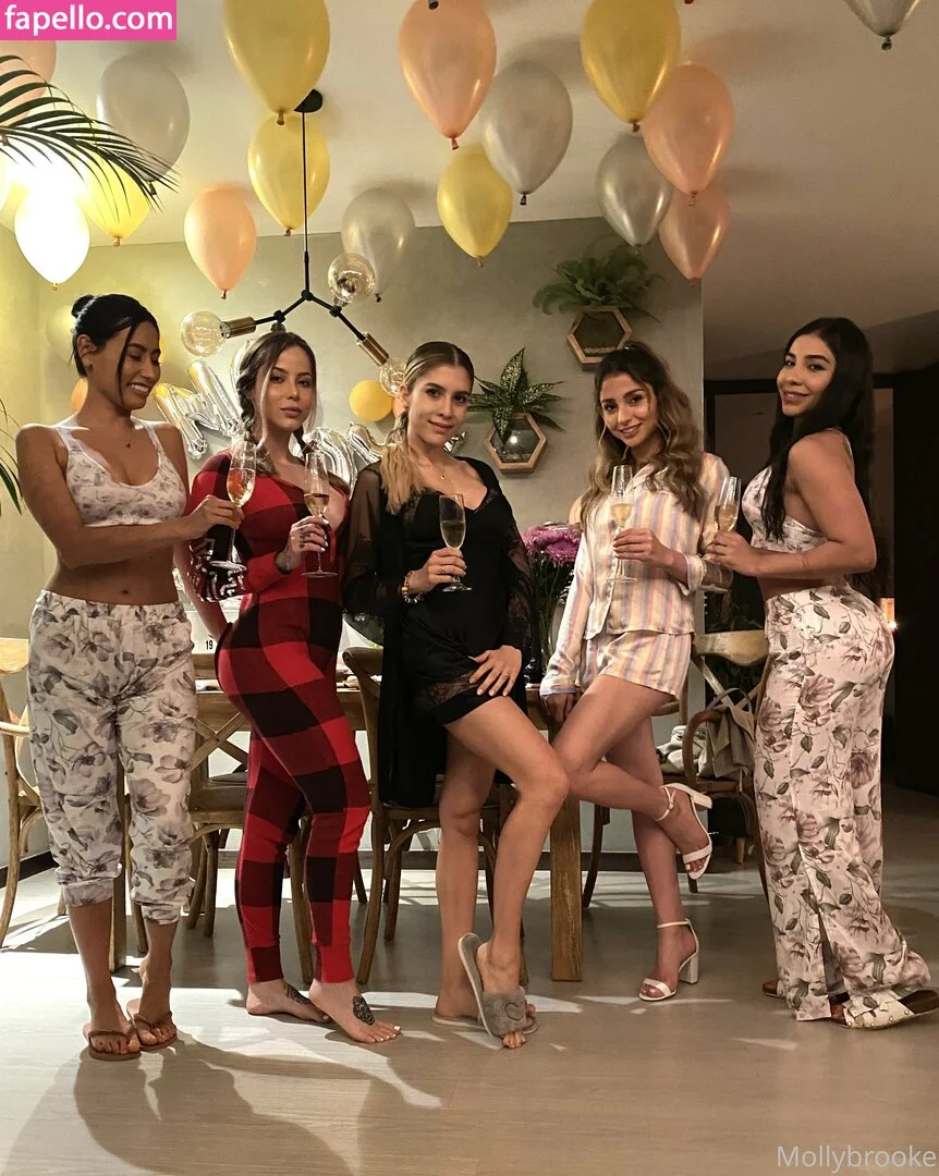 Molly Brooke Onlyfans Photo Gallery 