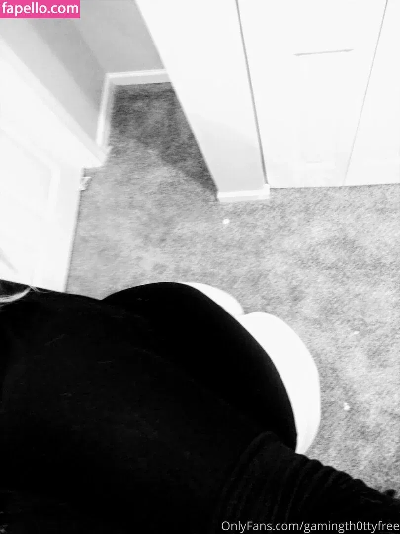 gamingth0ttyfree Onlyfans Photo Gallery 