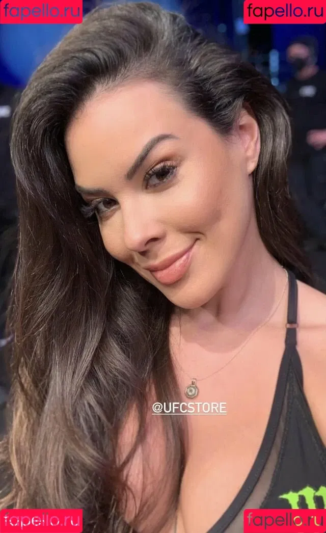 Camila Oliveira RING GIRL UFC Onlyfans Photo Gallery 
