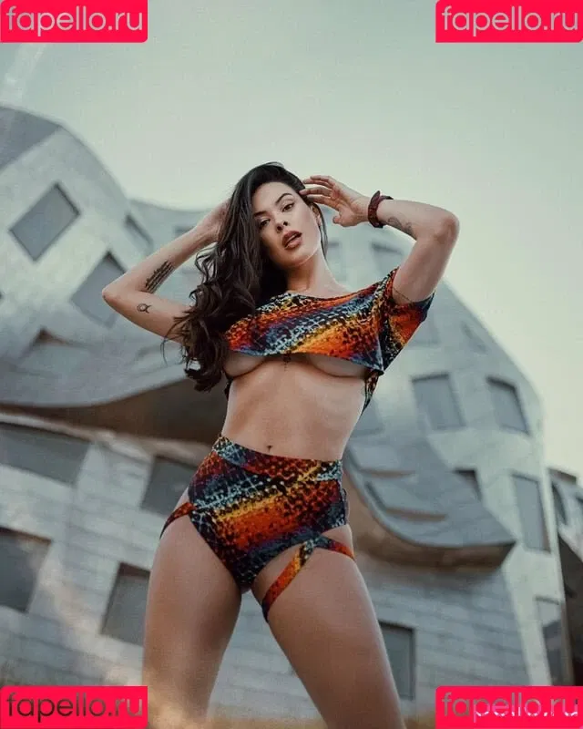 Camila Oliveira RING GIRL UFC Onlyfans Photo Gallery 