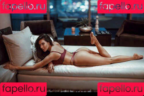 Camila Oliveira RING GIRL UFC Onlyfans Photo Gallery 