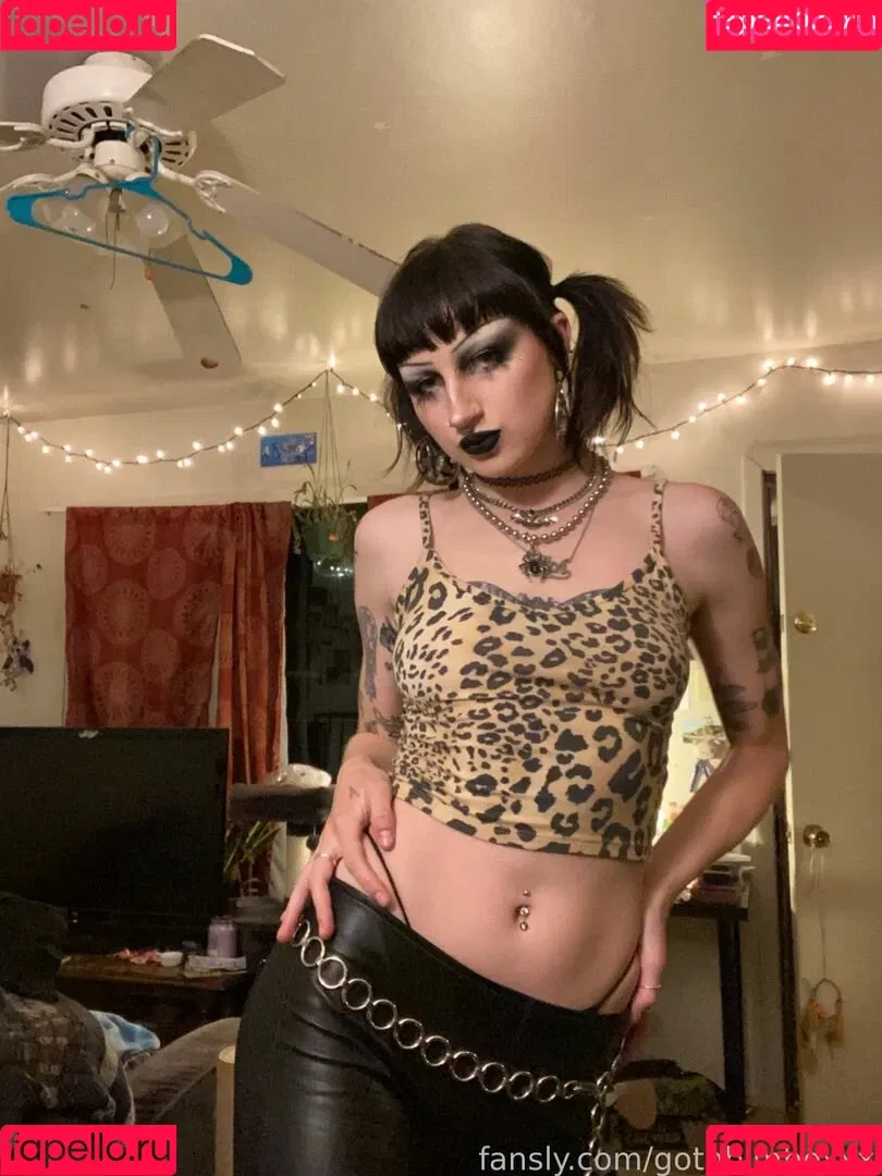 gothbimboxxx Onlyfans Photo Gallery 