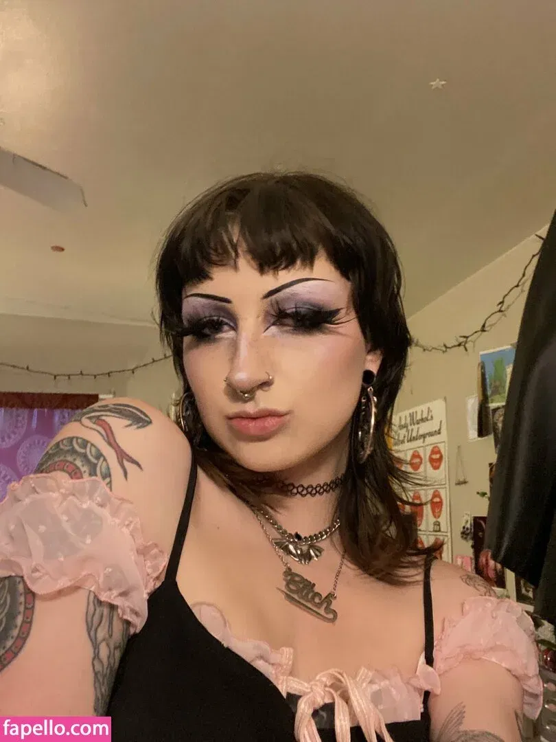 gothbimboxxx Onlyfans Photo Gallery 