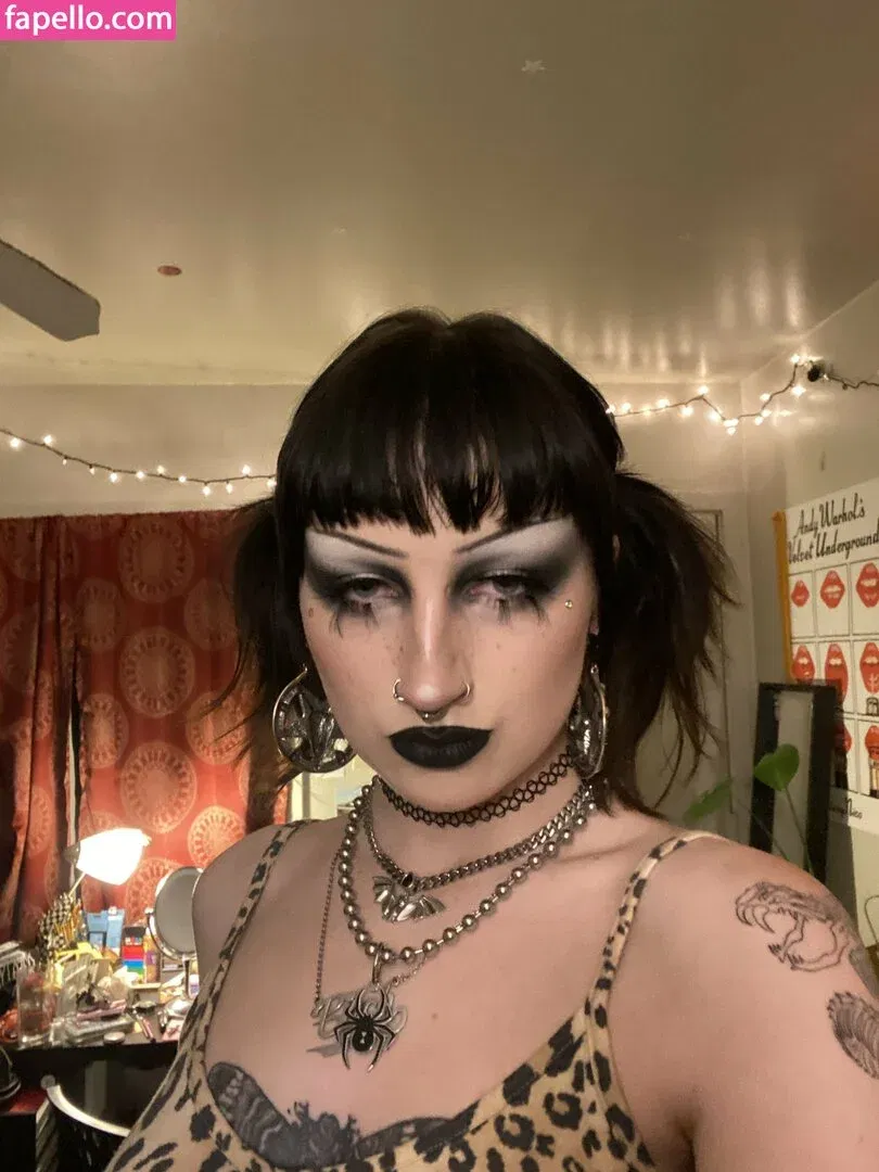 gothbimboxxx Onlyfans Photo Gallery 