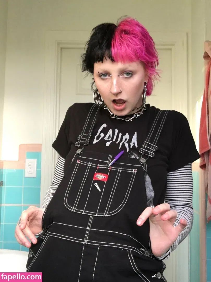 gothbimboxxx Onlyfans Photo Gallery 