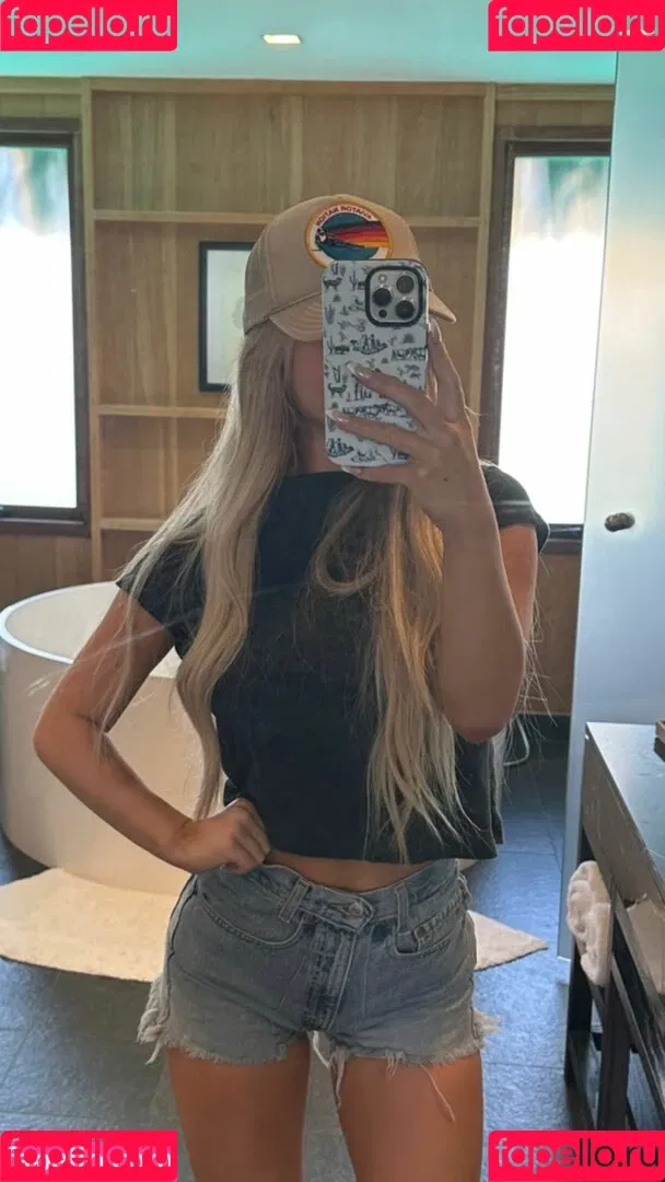 Emily Elizabeth Onlyfans Photo Gallery 