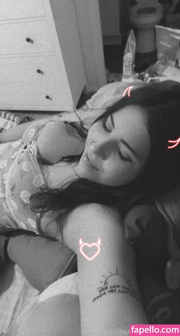 coralinebb Onlyfans Photo Gallery 