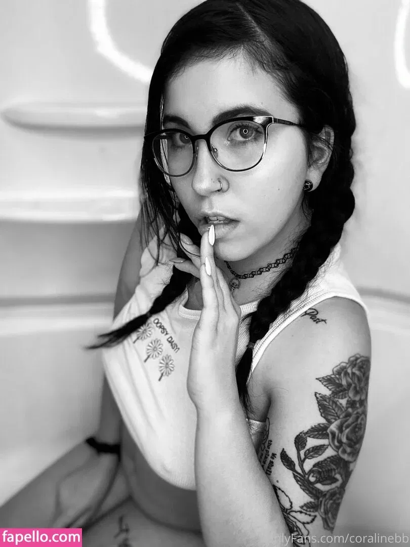 coralinebb Onlyfans Photo Gallery 