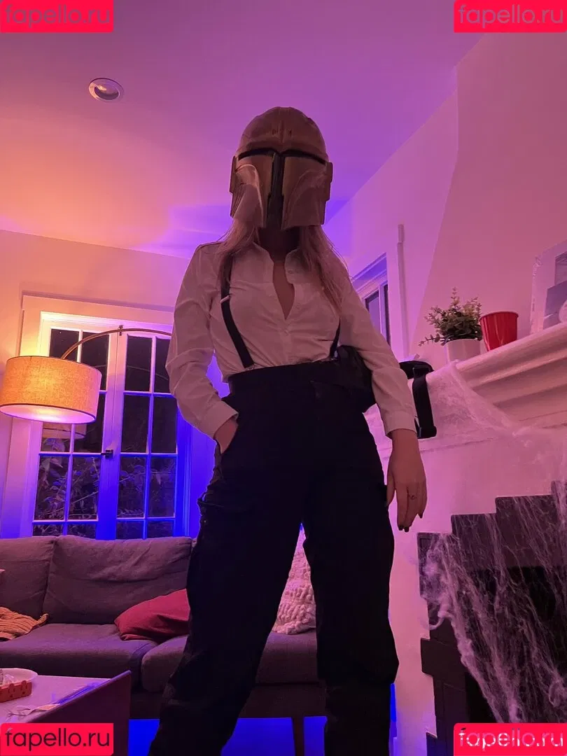 ElainaExe Onlyfans Photo Gallery 