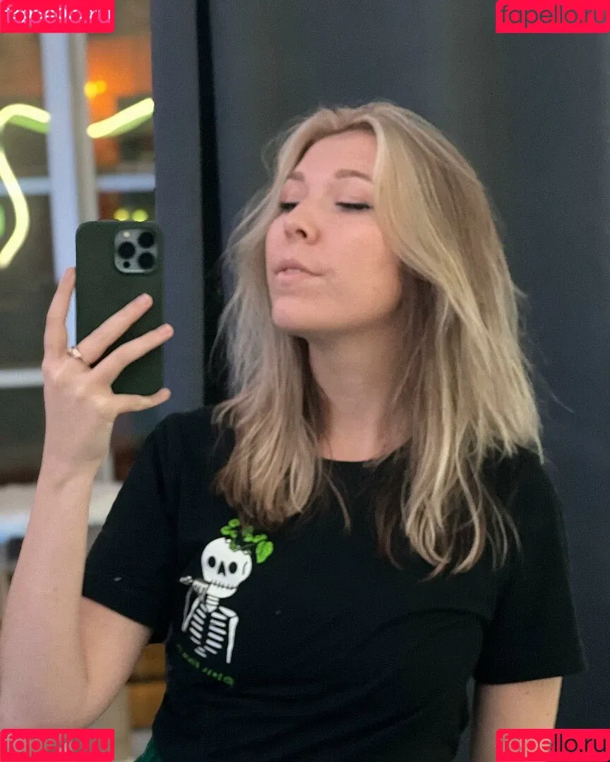 ElainaExe Onlyfans Photo Gallery 